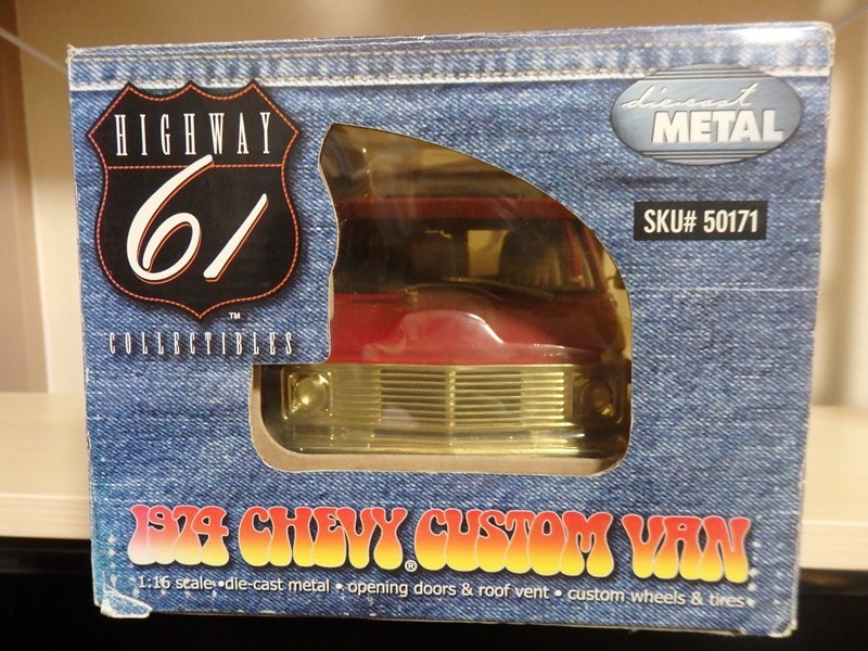1/16 Highway 61 1974 Chevy Custom Van RED/1 16 ダイキャスト 1/16 Highway 61 1974 Chevy Custom Van RED/1 16 ダイキャスト