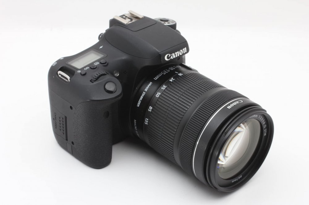 カメラ デジタルカメラ Canon デジタル一眼レフカメラ EOS 8000D レンズキット EF-S18-135mm 