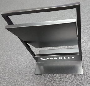 ★限定1個★非売品★OAKLEY【オークリー】★スタンドミラー★卓上ミラー★鏡★重量感（約1.1㎏）★ブラック★未使用★_画像3