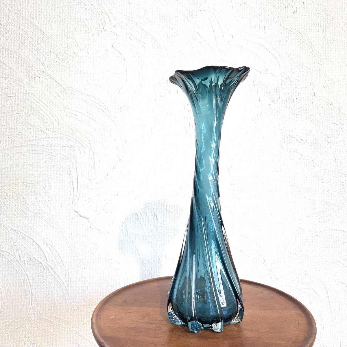 熱販売 vintage ミッドセンチュリー オブジェ 花器 花瓶 ブルーガラス