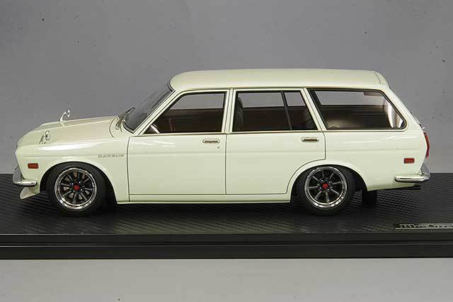 イグニッションモデル 1/18 ダットサン ブルーバード (510) ワゴン