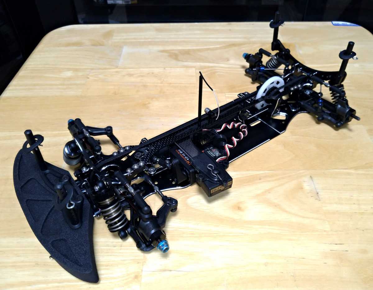 ヨコモ BD7 2016モデル メカ済み・完成品 スペアパーツ付き-