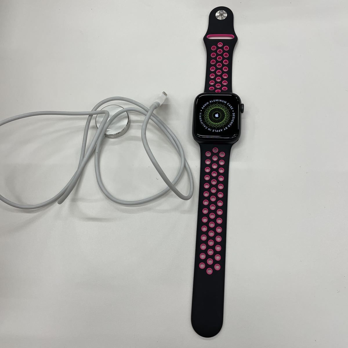 I7/【品】Apple Watch NIKE Apple Watch Series 5 ブラック Nike+