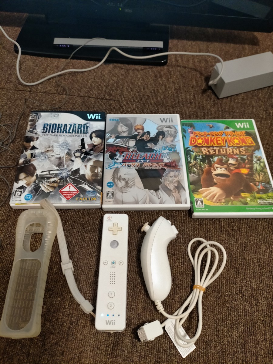 Wii本体&ゲームソフト3枚コントローラー　1個ヌンチャク　　1個