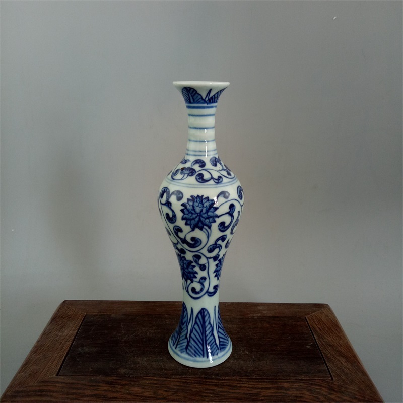 清時代 青花に小柄な花瓶 ■高さ16ｃｍ 口径3ｃｍ■