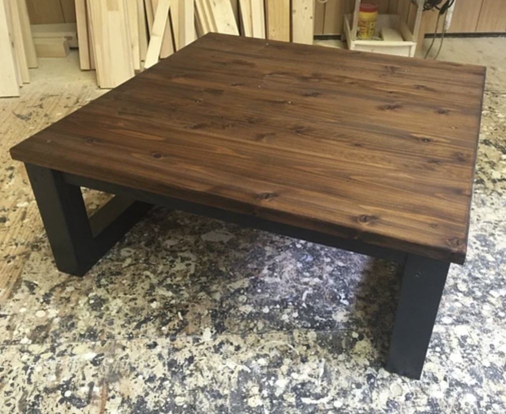 職人手作り 一点物 天然木 ローテーブル リビングテーブル 完成品 幅900×奥行900×高370(ｍｍ) 無垢材 ハンドメイド センターテーブル