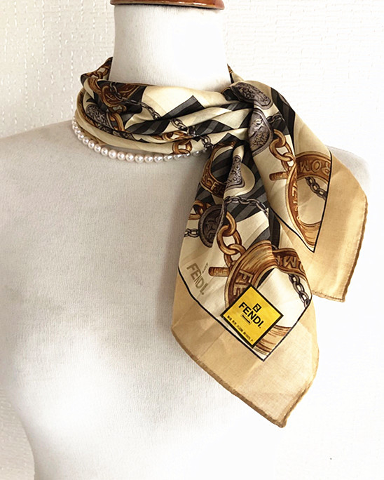 レア柄】フェンディFENDI◇大判ハンカチ ストライプ織りミニ レア柄】フェンディFENDI◇大判ハンカチ ストライプ織りミニ