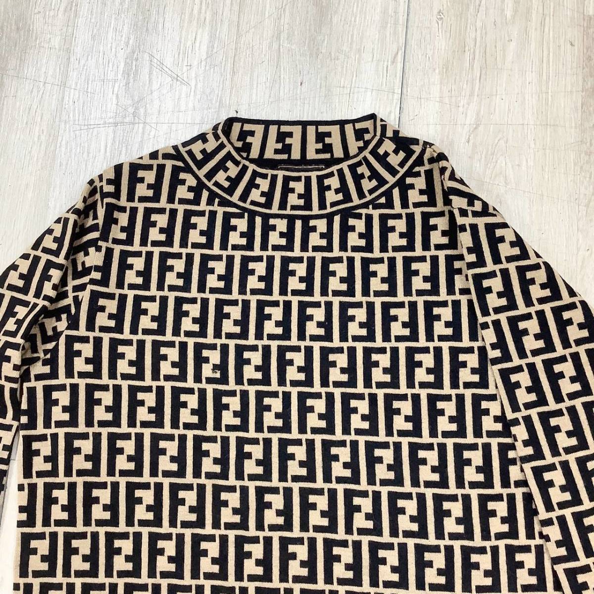 ◇服◇FENDI フェンディ セットアップ ズッカ柄 ニット サイズ42 ◇服◇FENDI フェンディ セットアップ ズッカ柄 ニット サイズ42