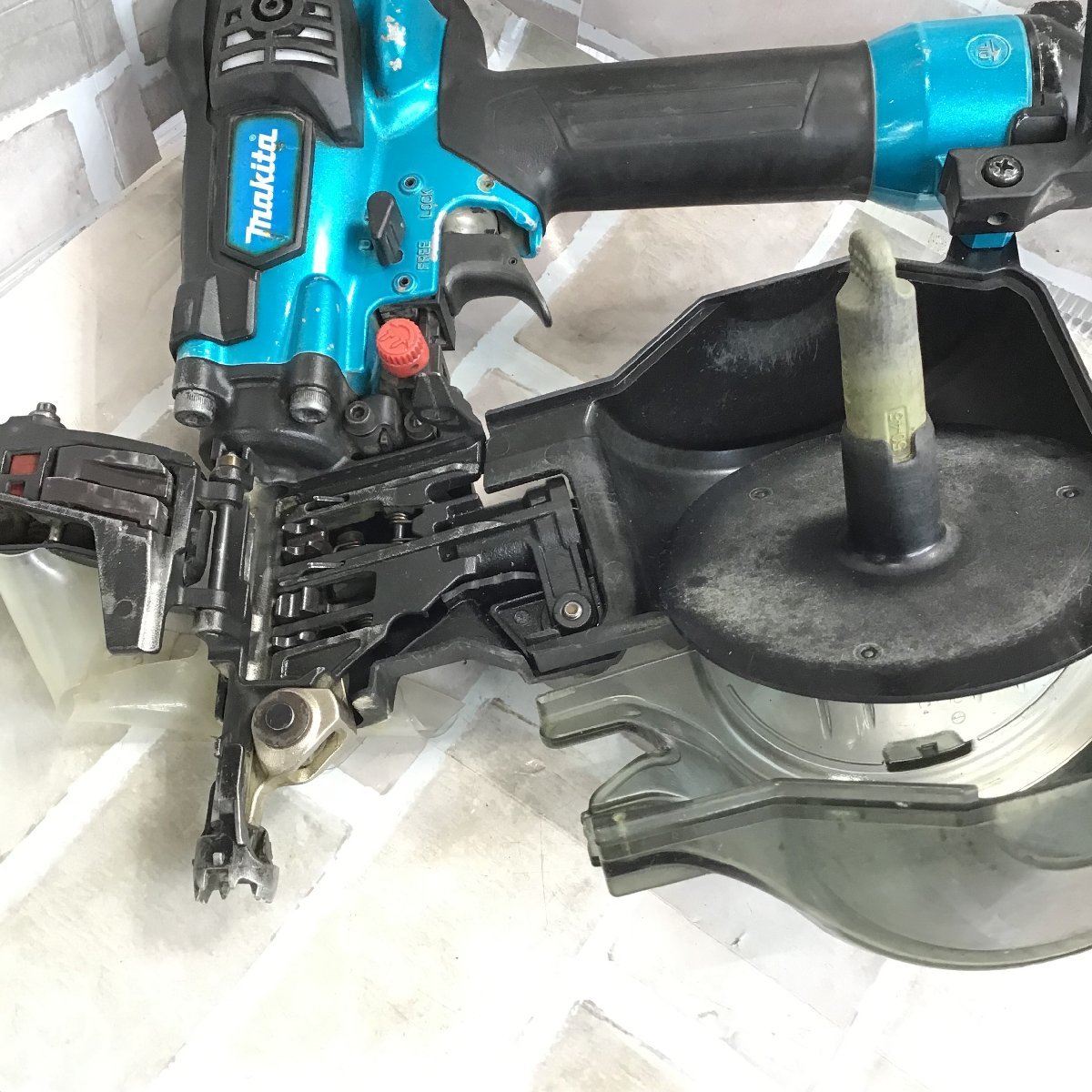 品 / 動作品】☆マキタ(makita) 高圧エア釘打ち機 AN533HM【格安出品