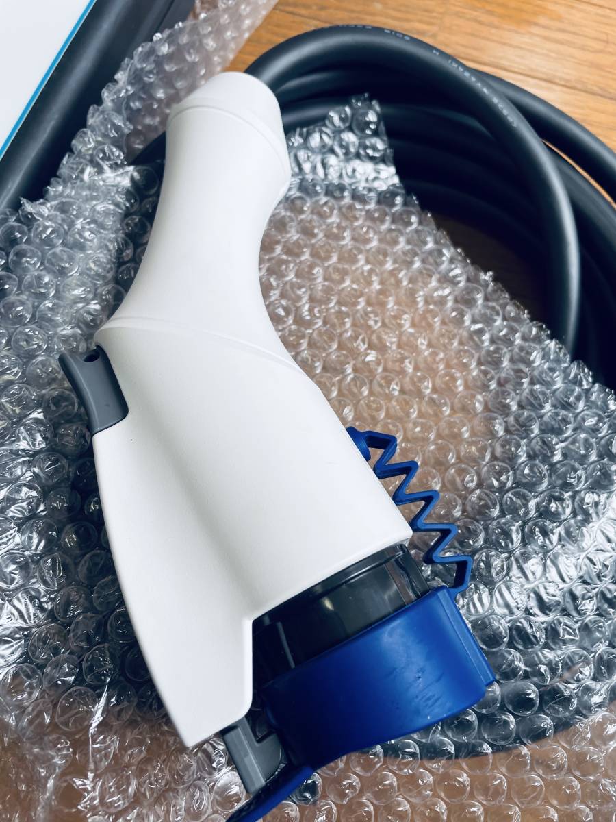 美品 現行機種 日産リーフ充電ケーブル 6WX0A 収納袋付き ② | teiva