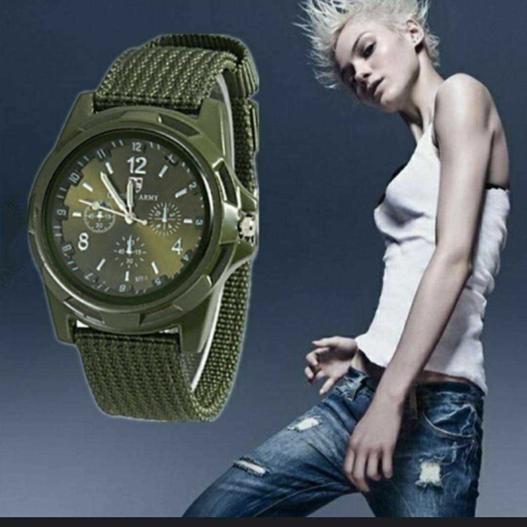 新品　未使用　army　戦争　腕時計　緑　9