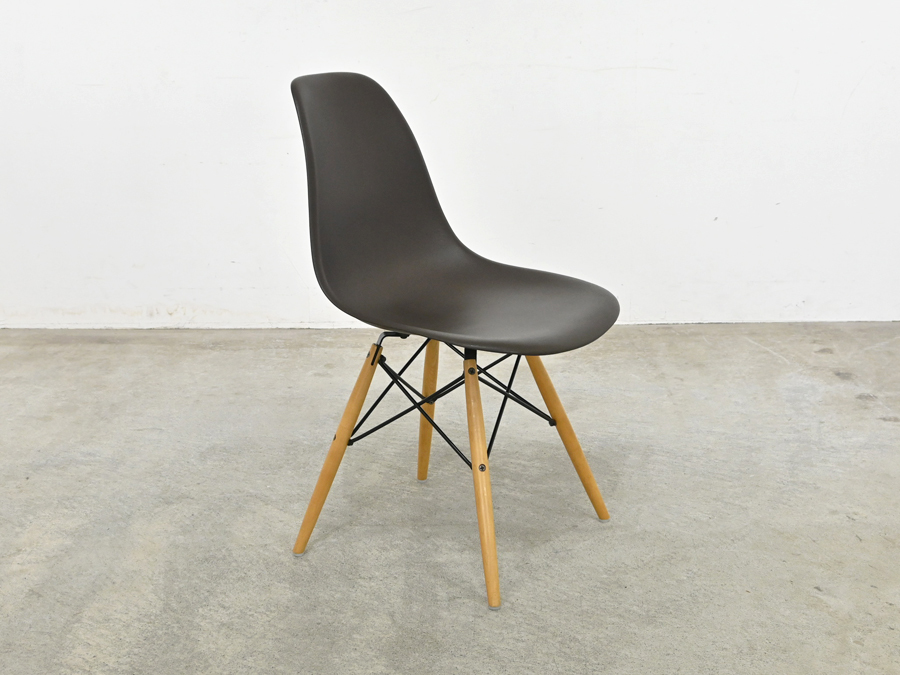 Herman Miller 正規品 イームズ “DSW” イームズサイドチェア ダウェルベース ブラウン 7.4万 ハーマンミラー Vitra eames Knoll