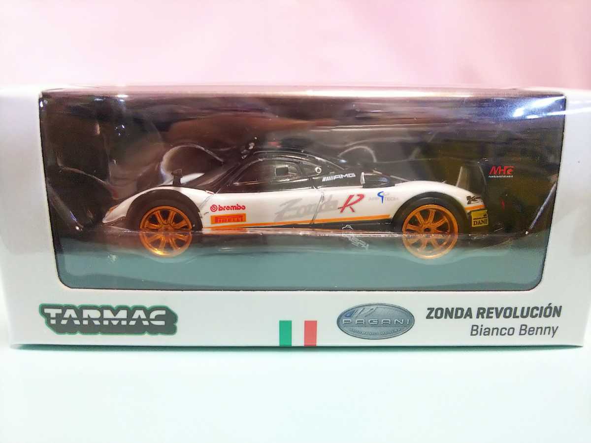 TARMAC WORKS GLOBAL64 1/64ミニカー PAGANI ZONDA REVOLUCION Bianco Benny 新品未開封 ターマック パガーニ ゾンダ レヴォリューション_画像1