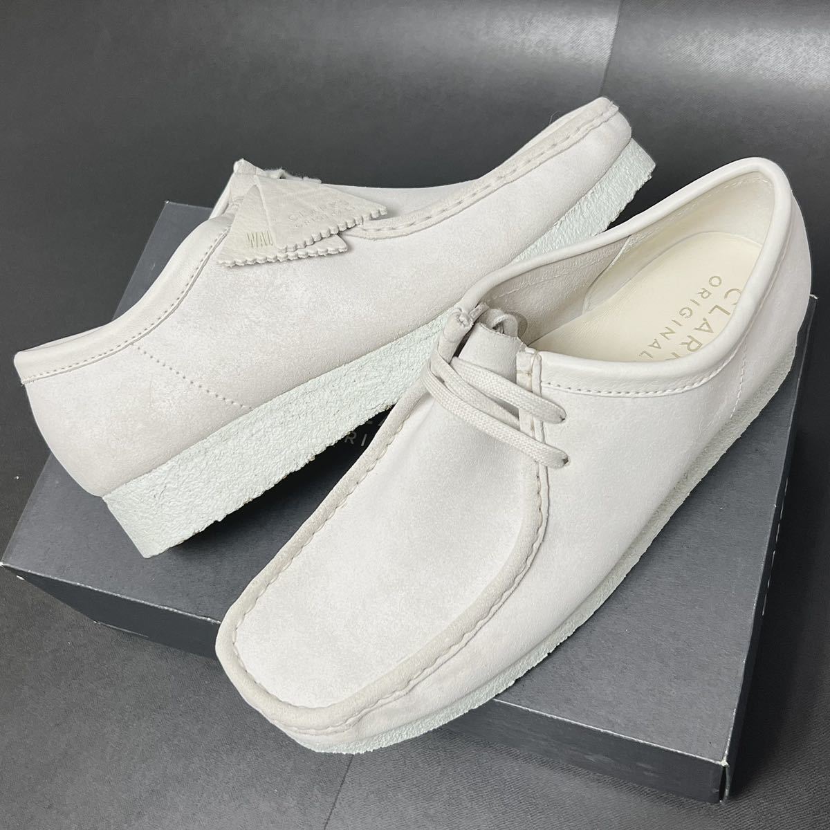 24.5cm 新品 クラークス オリジナルス Wallabee ワラビー ロー 白 UK6.5 ホワイト スエード ClarksOriginals  ローカット 未使用 モカシン