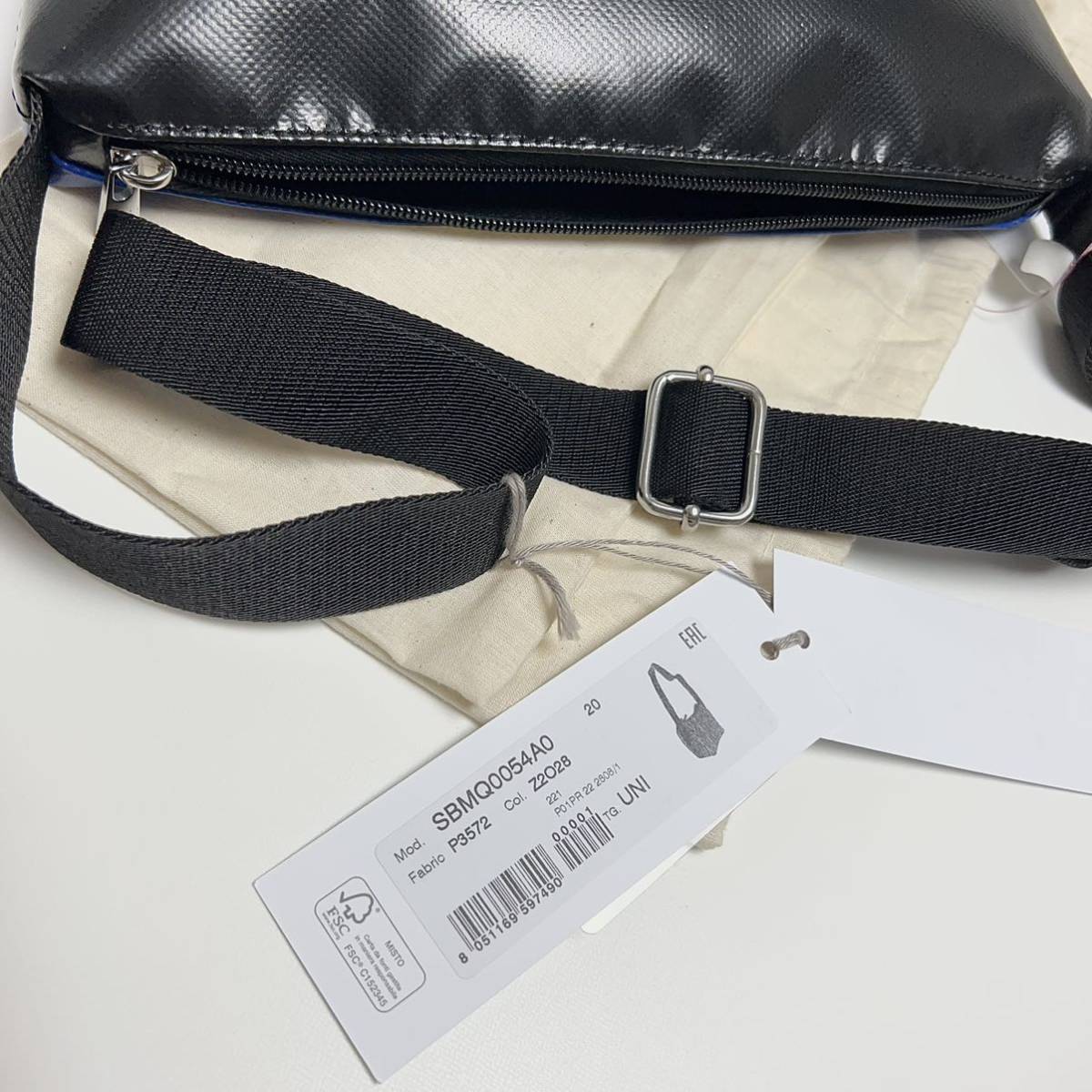 新品 マルニ MARNI TRIBECA ショルダー バッグ PVC バイカラー 黒 青