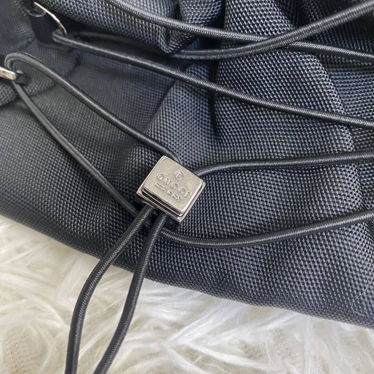 美品 グッチ ボディバッグ ナイロン シェリーライン 斜め掛け レザー-