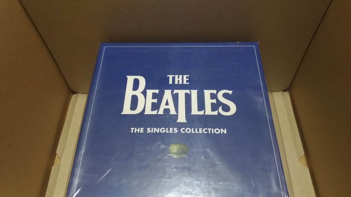 ビートルズ　 ザ・シングルス・コレクション（7インチ・シングルレコード23枚組BOX）[Analog] THE BEATLES