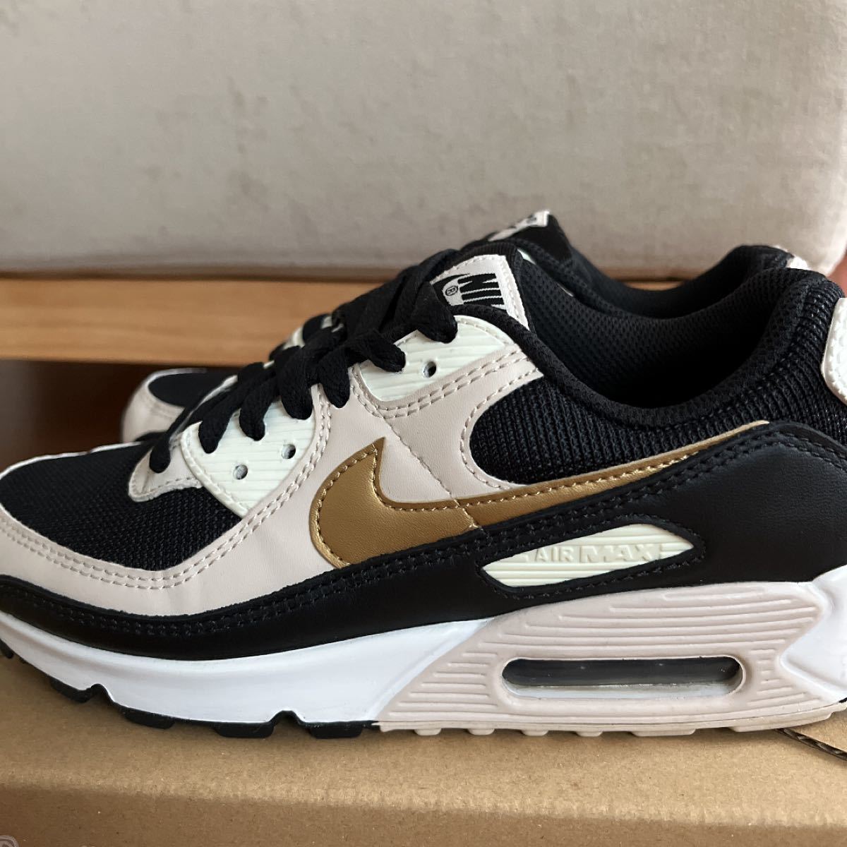 NIKE AIR MAX 90 GRAY BEIGE エアマックス90 24㎝　　ブラック　メタリックゴールド　ベージュ　ホワイト