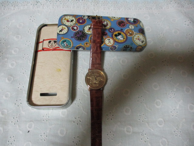 1990年代　ディズニーストア　ダンボ　腕時計（金色）　未使用