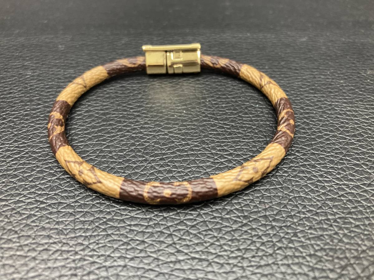 LOUISVUITTON ルイ・ヴィトン M8039 ブラスレ キープ イット トランク