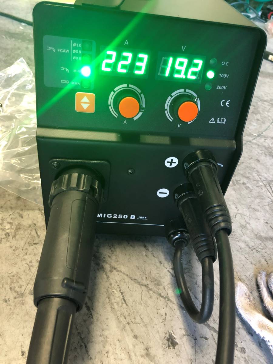 品質自信の一年間保証 MIG250B 電圧100V/200V通用 インバーター半自動