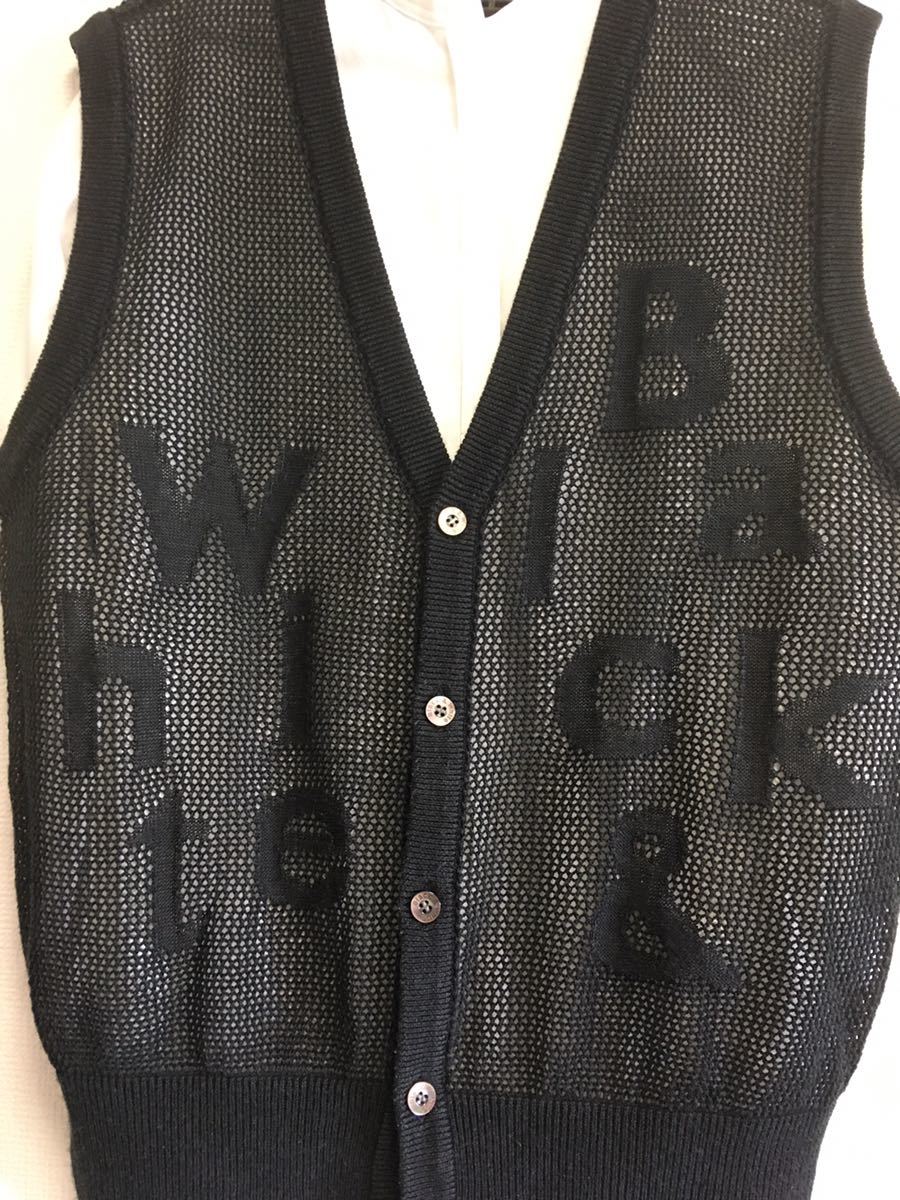 B＆W　ブラック＆ホワイト　スポーツウエア　ゴルフウエア　メンズベスト　リネン混　サマーベスト　使えるブラック　体形カバー　極美品　_ブラック＆ホワイトのロゴ文字デザインです