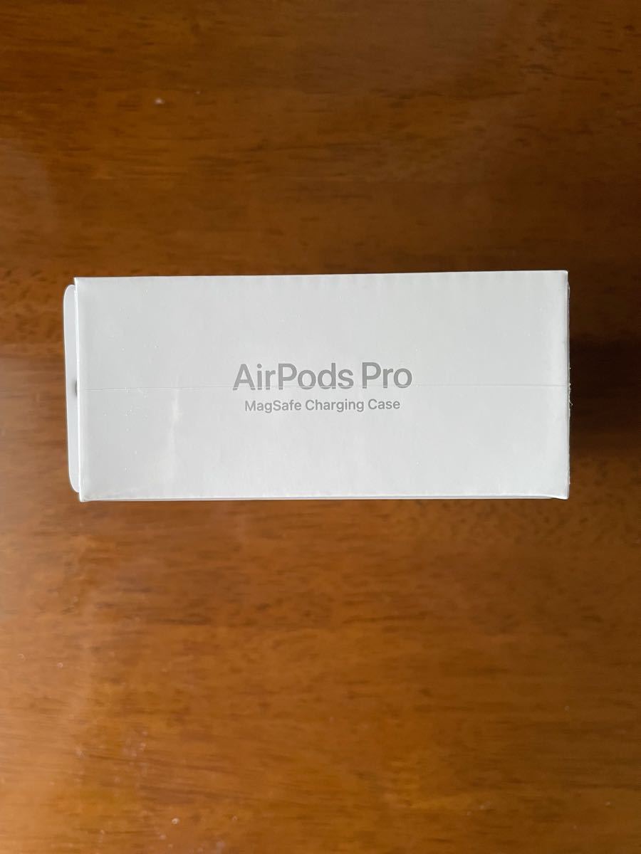 Apple AirPods Pro with the MagSafe Charging Case エアーポッズ MLWK3J/A