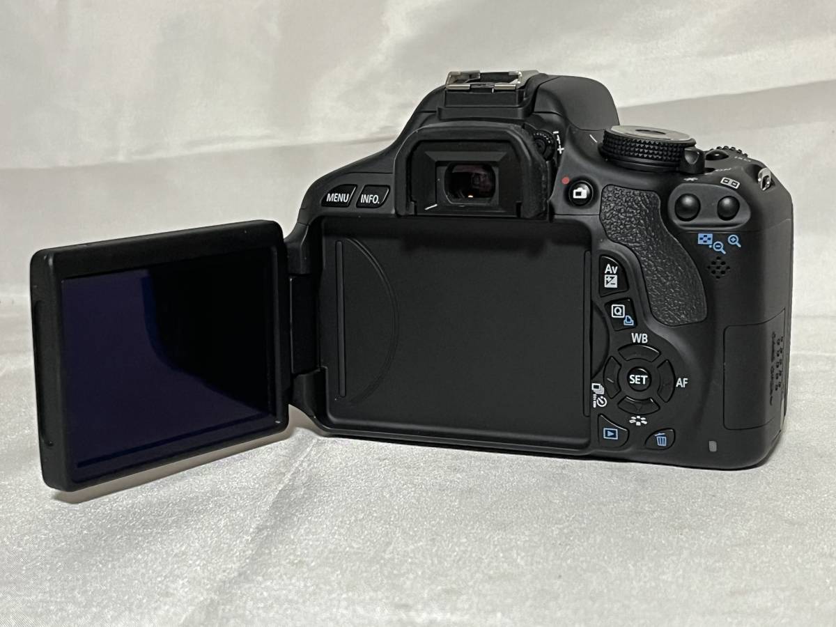 Canon 【EOS Kiss X5】 EF-S 18-55 ISⅡ レンズキット+おまけ三脚付