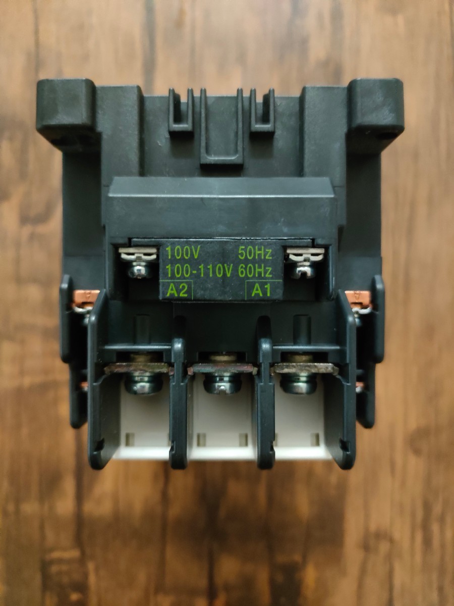 日立　HITACHI 電磁開閉器 HS50-T 2a2b 100V　新品 未使用品