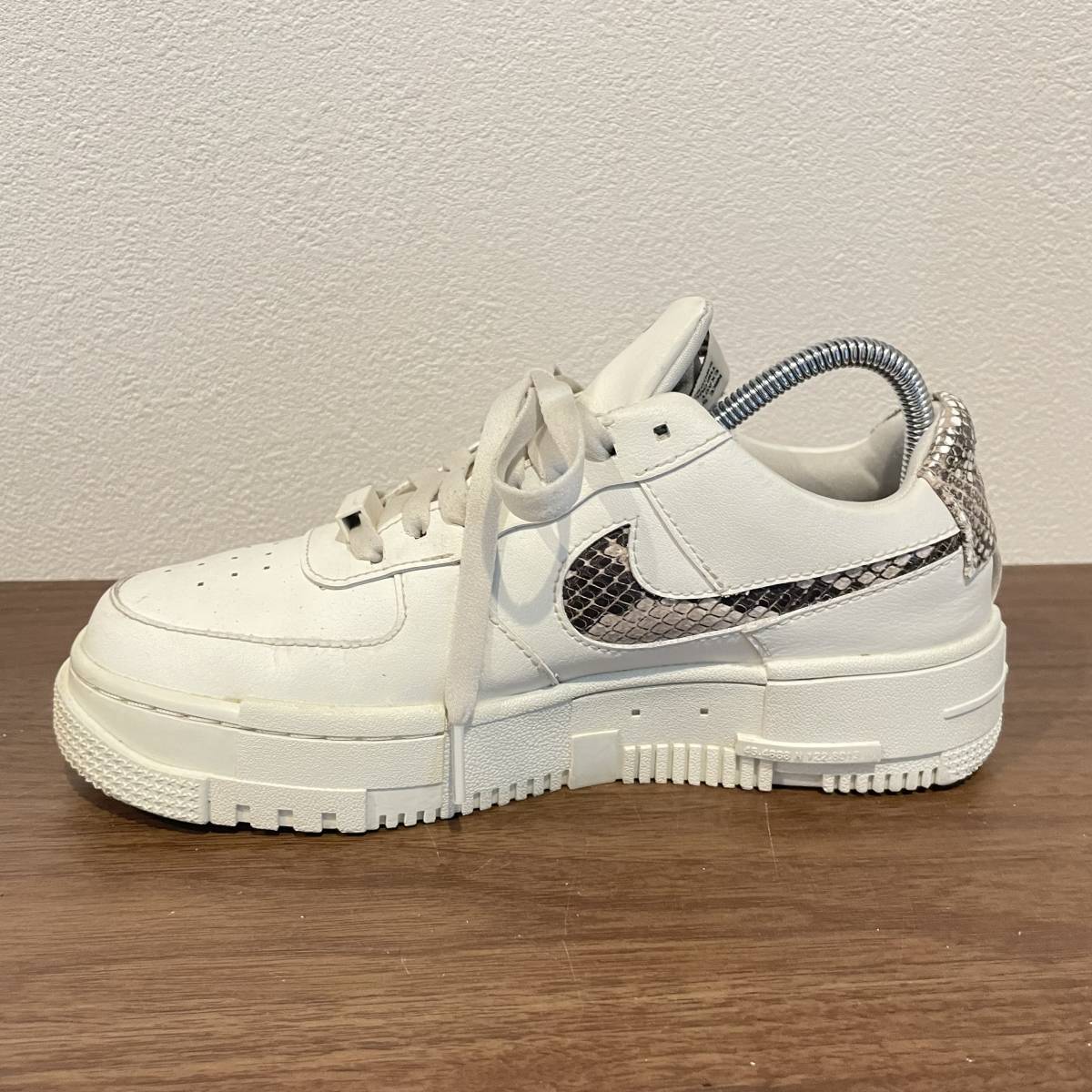 NIKE AIR FORCE 1 PIXEL SE エアフォースワン パイソン柄 ホワイト