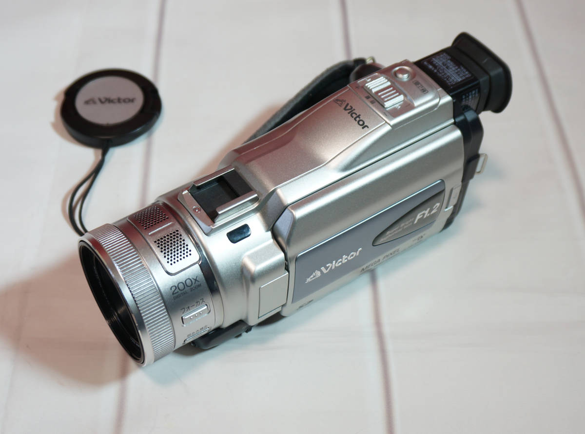 ビクター Victor デジタルビデオカメラ GR-DV3500 動作する美品 ビクター Victor デジタルビデオカメラ GR-DV3500 動作する美品