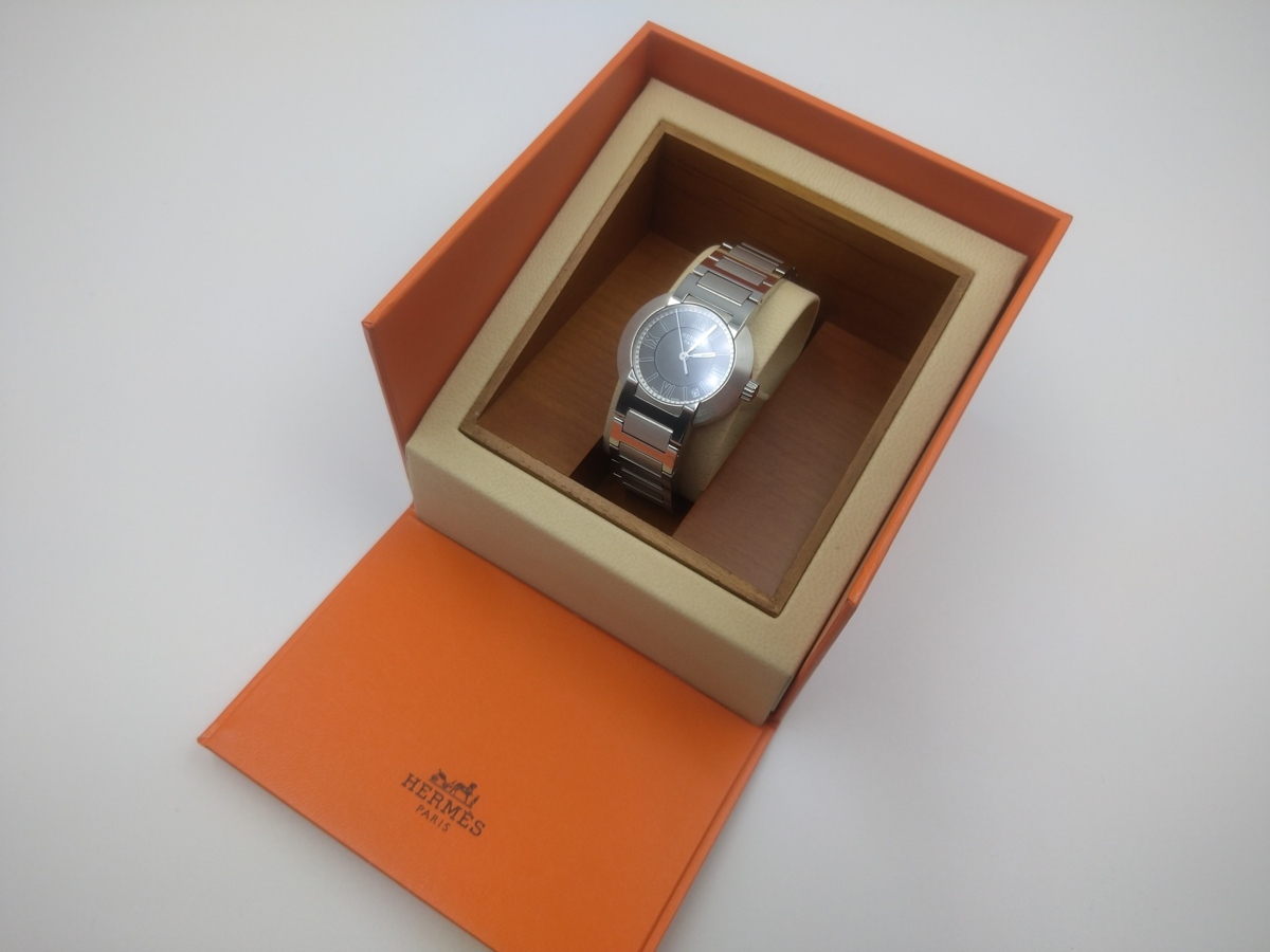 美品 HERMES エルメス ノマード N01.210 スイス製 ホワイト系文字盤 デイト オートクオーツ レディース 腕時計_画像9