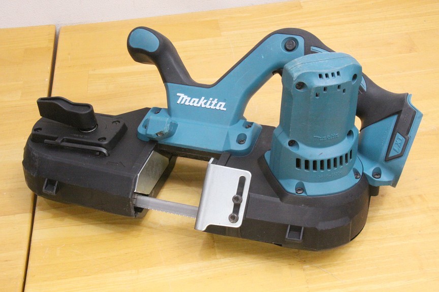 マキタ 18V 充電式 ポータブルバンドソー PB181D /// obdtools.cl