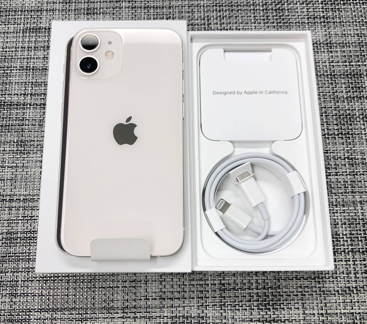 送料無料】未使用品 simロック解除済 au iPhone12 mini 64GB ホワイト