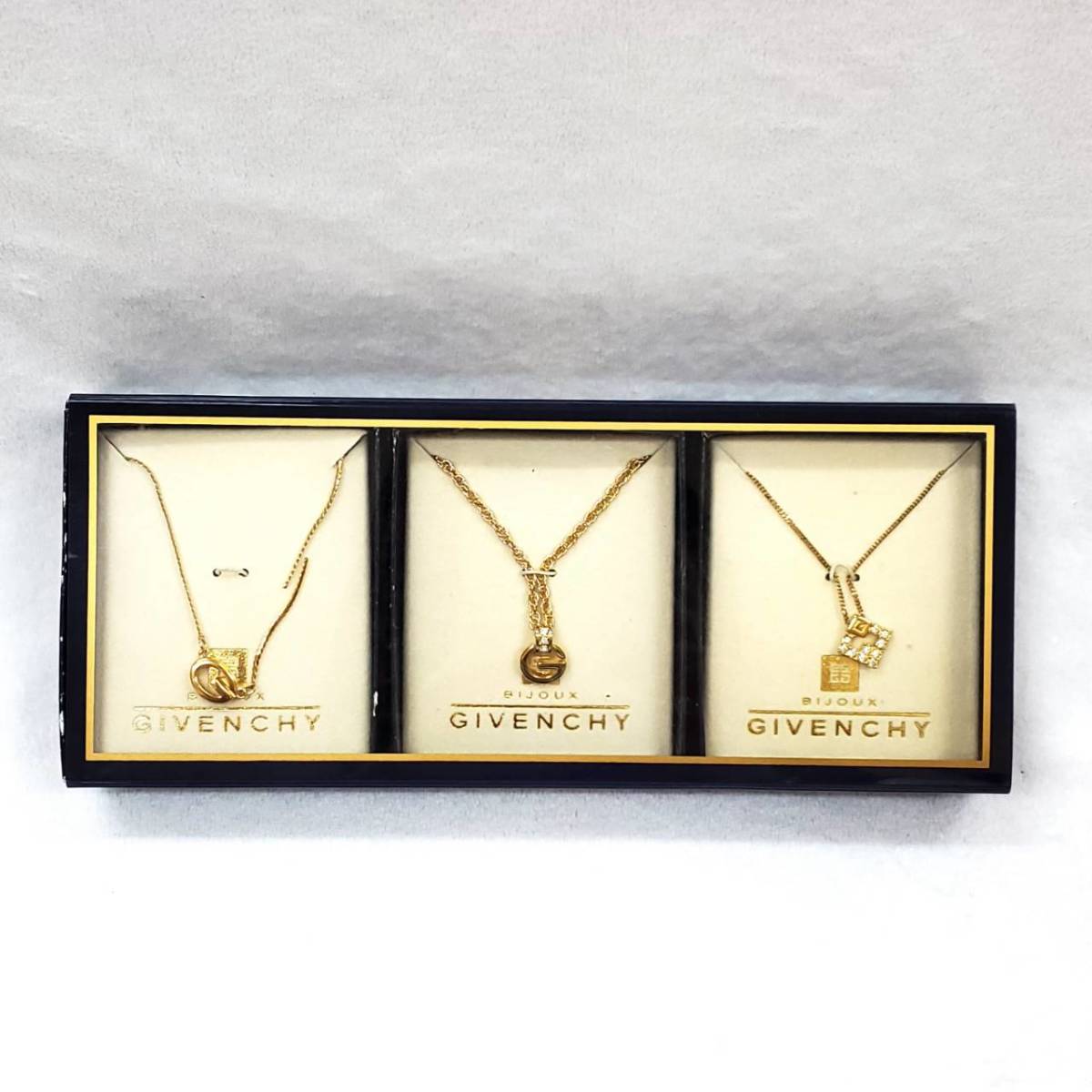 ヤフオク! - GIVENCHY ジバンシィ ネックレス 箱付き 3点セッ...