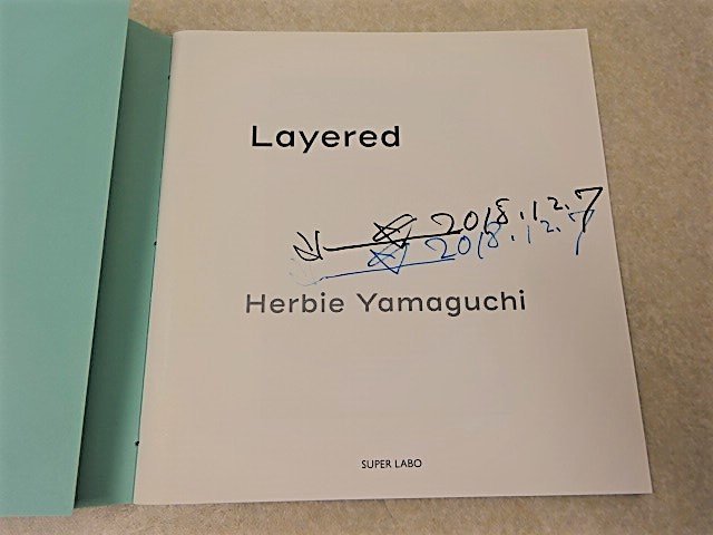 【サイン入り写真集】Layered（レイヤード）/ハービー・山口〇スーパーラボ（2018年）_扉ページにサイン入り