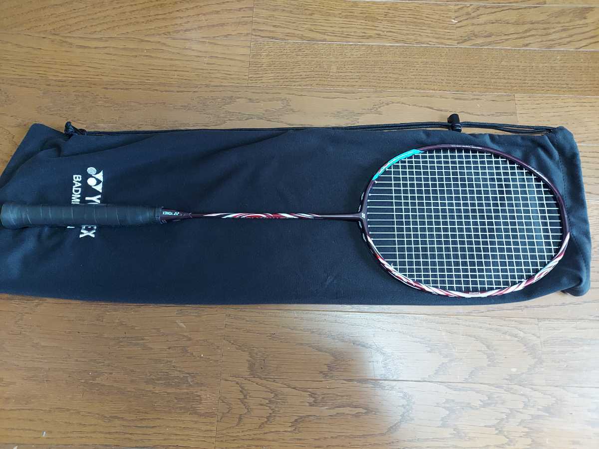 ヨネックス YONEX バドミントンラケット アストロクス100ZZ クレナイ