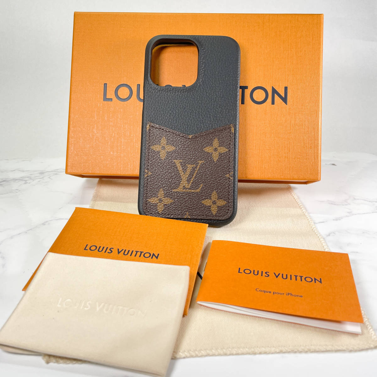 美品】ルイヴィトン Louis Vuitton iphone 13 pro バンパー