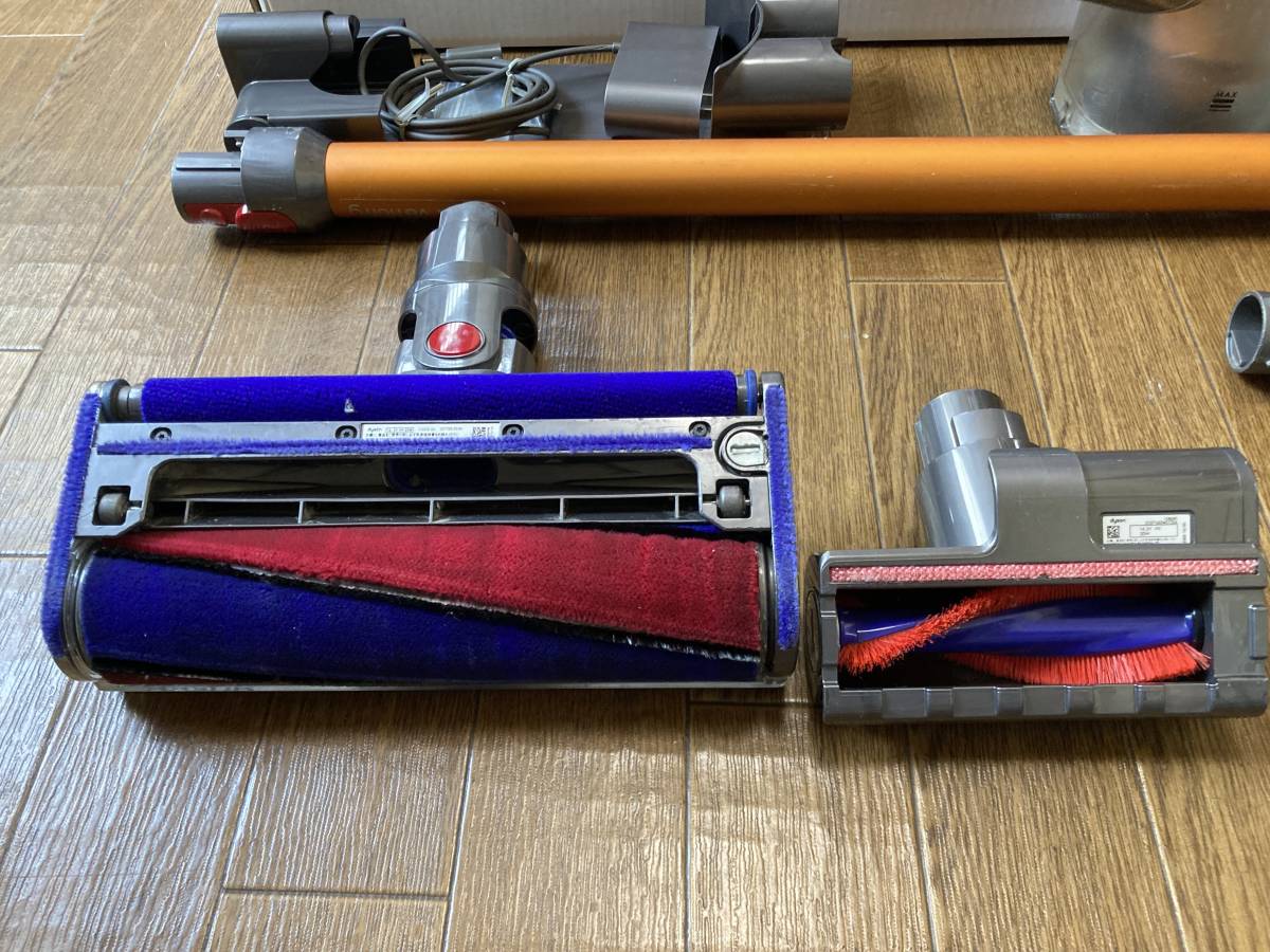 ダイソン dyson v8 fluffy コードレスサイクロン掃除機 動作品 | www
