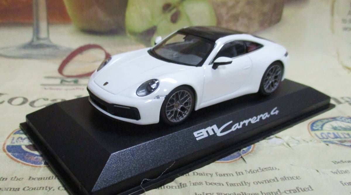 ☆レア絶版*ディーラー限定*Minichamps PMA*1/43*Porsche 911 (992) Carrera 4 ホワイト*ポルシェ_画像1