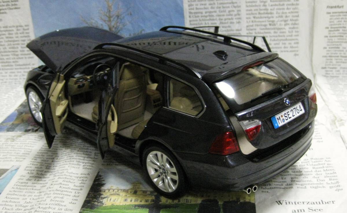 ☆絶版*京商*1/18*ディーラー限定*BMW 330i Touring アンスラ ☆絶版*京商*1/18*ディーラー限定*BMW 330i Touring アンスラ