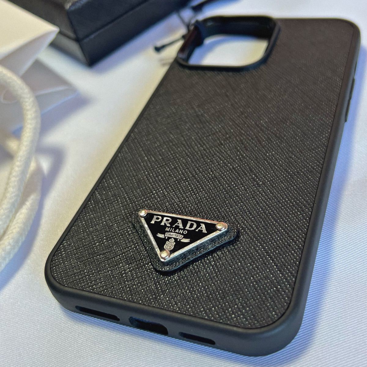 【未使用に近い】PRADA プラダ iPhone 13 Pro Max Case サフィアーノレザー
