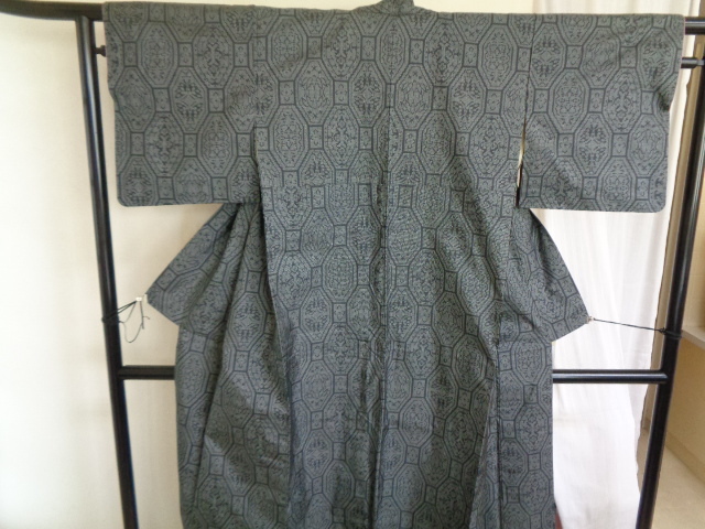 品質は非常に良い  広襟 大島紬 正絹 c205-80 昭和レトロ アンティーク 着物 大島紬