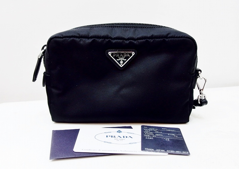 新品同様!プラダ PRADA 化粧ポーチ 三角ロゴプレート ナイロンポーチ