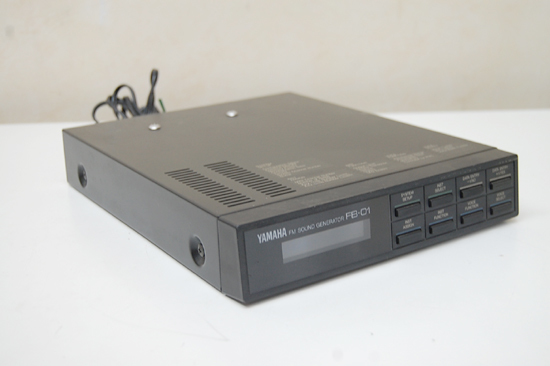 ② ジャンク YAMAHA シンセサイザー FB-01 音源モジュール 通電 ② ジャンク YAMAHA シンセサイザー FB-01 音源モジュール 通電