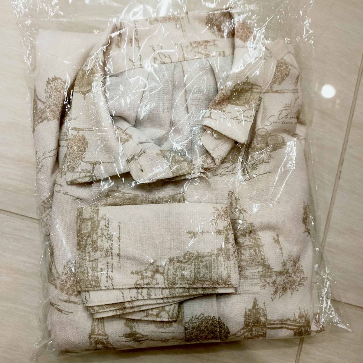 エイミーイストワール Paris pattern フレアースリーブワンピース