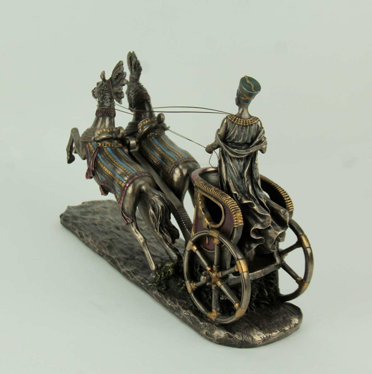 チャリオット(戦闘馬車)に乗った、ネフェルティティ 古代 チャリオット(戦闘馬車)に乗った、ネフェルティティ 古代