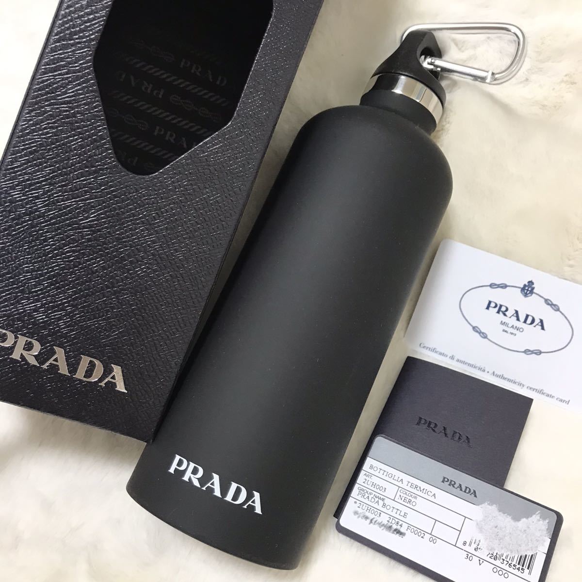 新品 PRADA プラダ タンブラー 水筒 ボトル 500ml マイボトル ウォータータンブラー 黒 希少アイテム｜PayPayフリマ