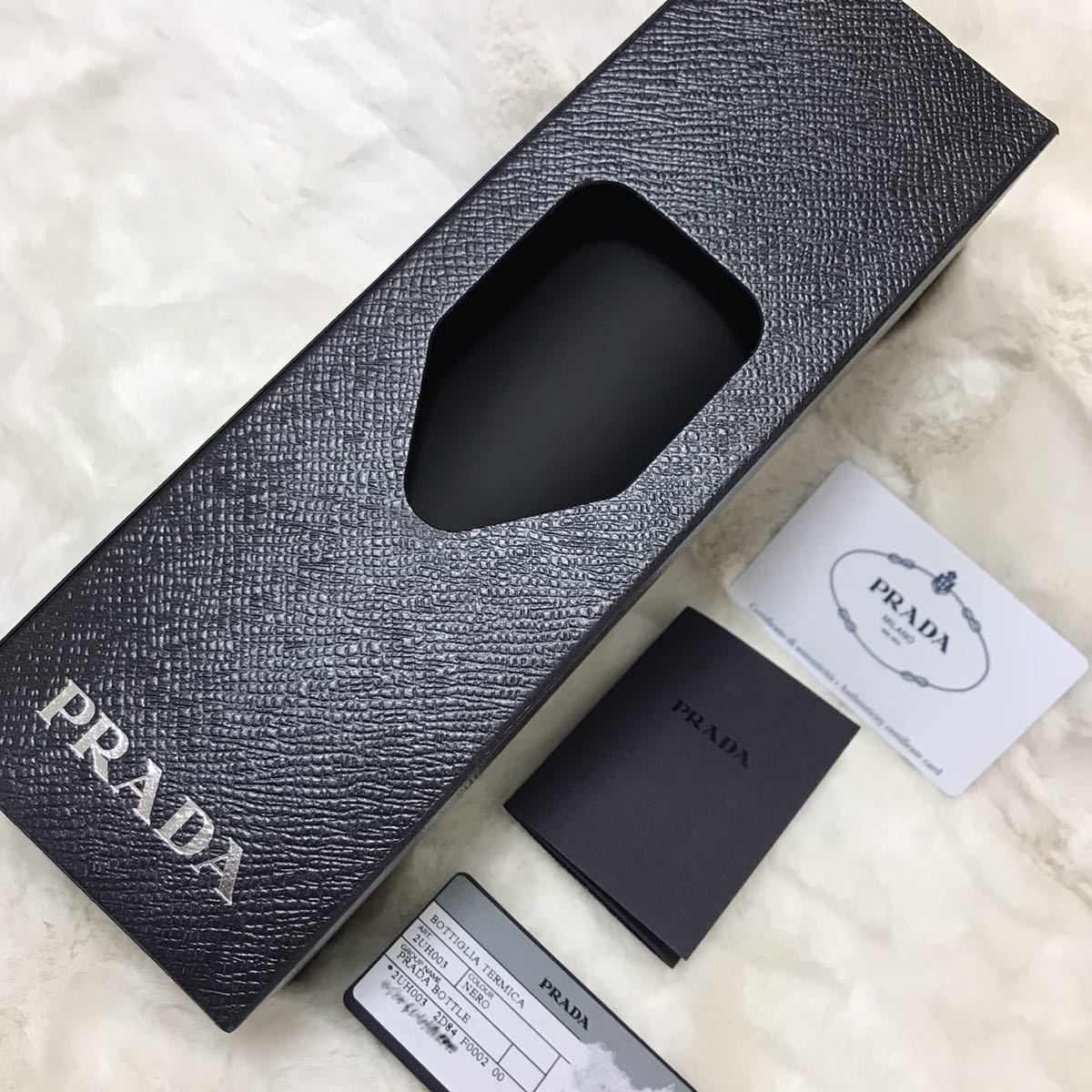 新品 PRADA プラダ タンブラー 水筒 ボトル 500ml マイボトル ウォータータンブラー 黒 希少アイテム