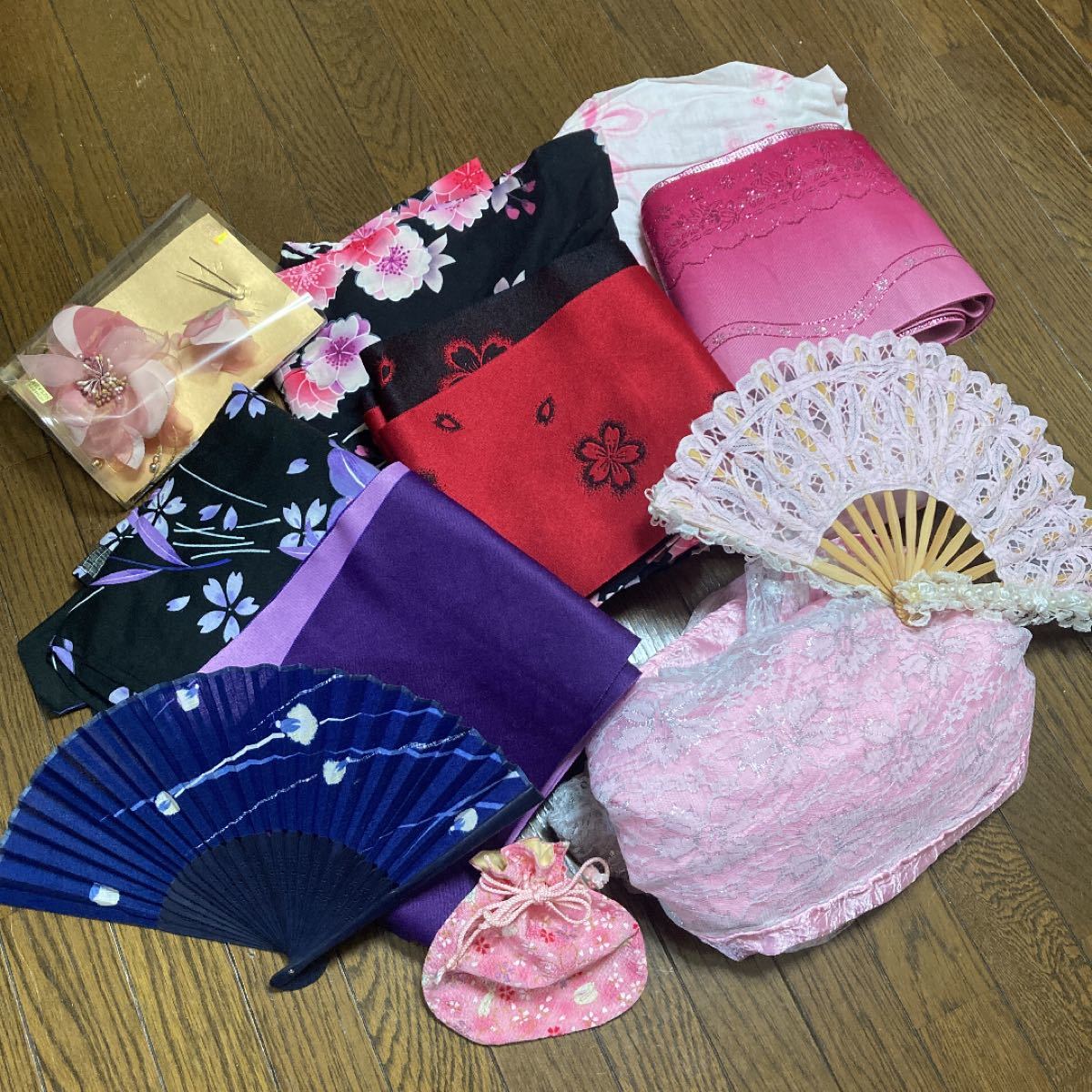 【2点セット】黒地 ピンク花柄 浴衣 &赤・黒 リバーシブル 帯 花火大会 大正ロマン
